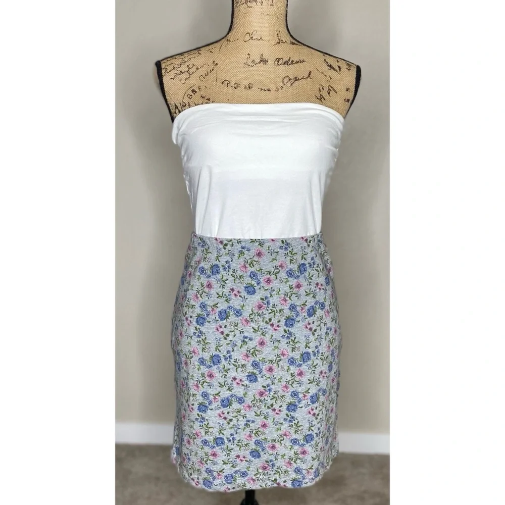 H&M Divided‎ Floral Miniskirt Women’s Size L